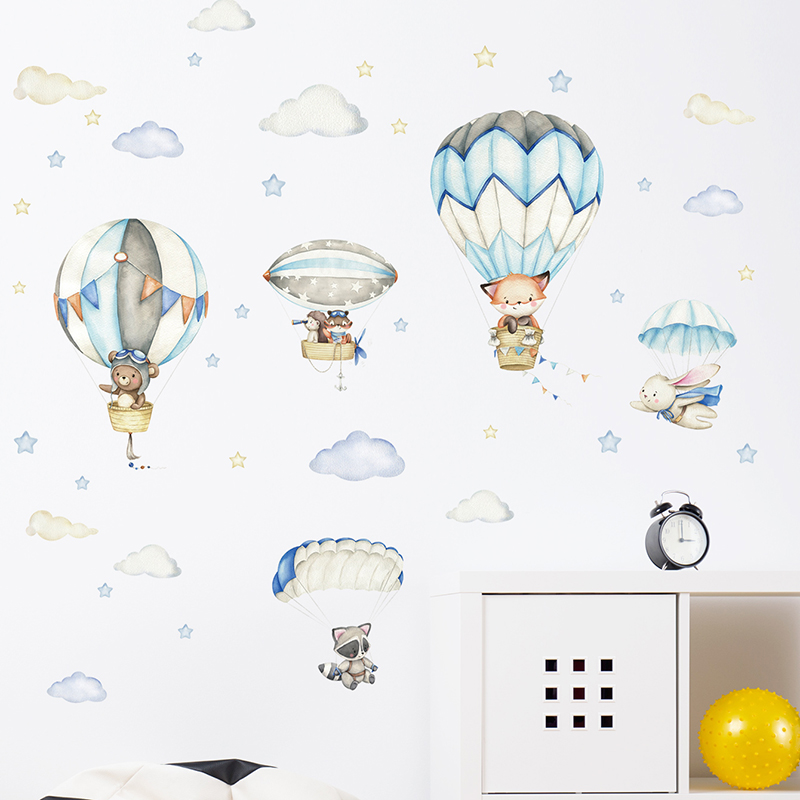 Cartoon Cute Animals Hot Air B - Baby Nursery Needs 评论和价格